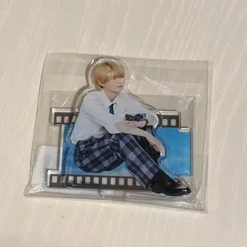 너는 여름 속에 사에키 치하루 모쿠다이 카즈토 아크릴 스탠드 원인은 자신에게 있다.