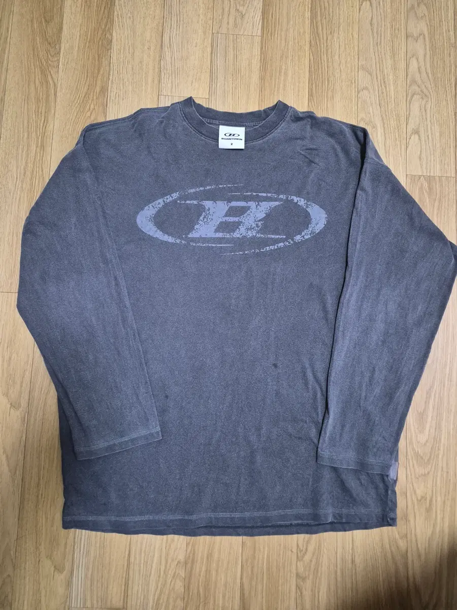 본투윈 피그먼트 롱슬리브 CRACK B PIGMENT LONGSLEEVE 차콜 2size