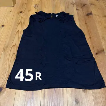 45R 코튼 레이스 옷깃 핀턱 슬리브리스 상의 이소재
