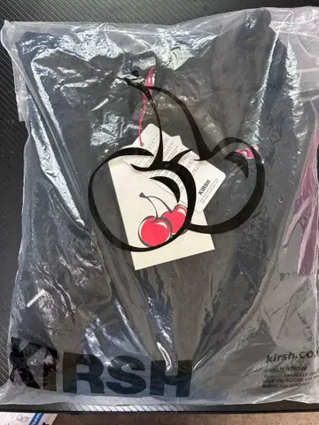키르시 SMALL CHERRY ZIP 긴팔 후드 후드티 블랙