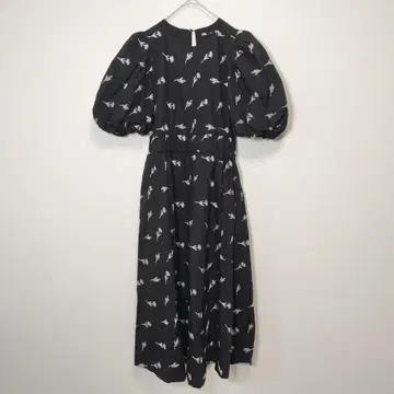 새상품급 ZARA 꽃무늬 자수 퍼프 슬리브 원피스 M 사이즈