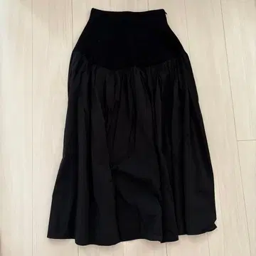 질 스튜어트 플레어 롱 스커트 블랙