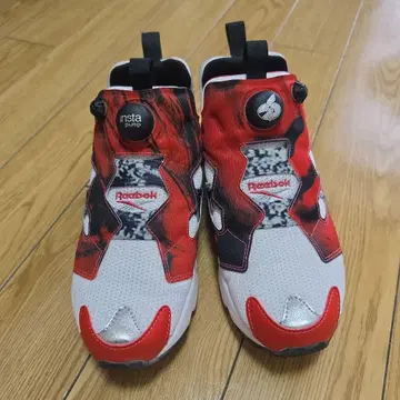 Reebok Instapump Fury 스니커즈