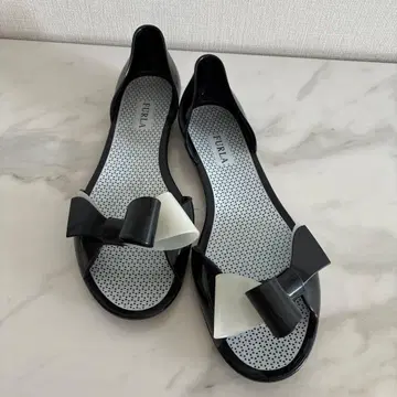 새상품급 FURLA 훌라 러버 샌들 플랫슈즈 리본 37 23.5