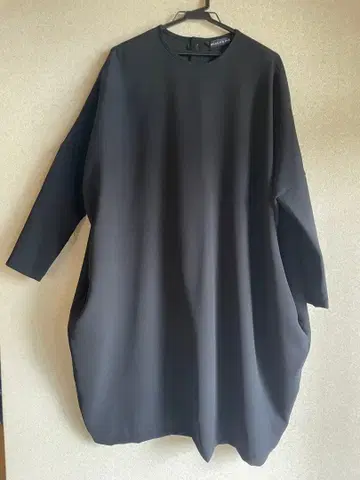 mizuiro ind 미사용 새상품 코쿤 원피스 돌먼