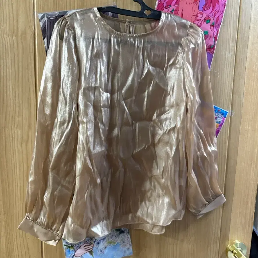 새틴 블라우스