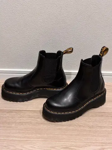 [주말 한정 할인] Dr. Martens 2976QUAD 첼시 부츠 통굽
