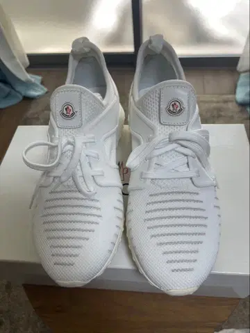 MONCLER LUNAROVE (루나로브) 미사용 새상품 41 사이즈
