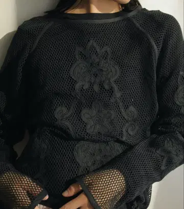 anuke 자수 메쉬 탑 블랙