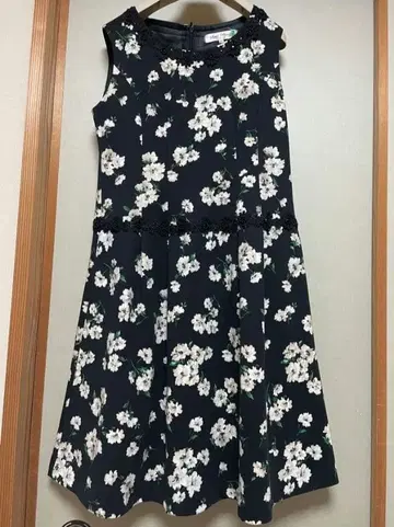 슈퍼 뷰티 꽃무늬 슬리브리스 원피스