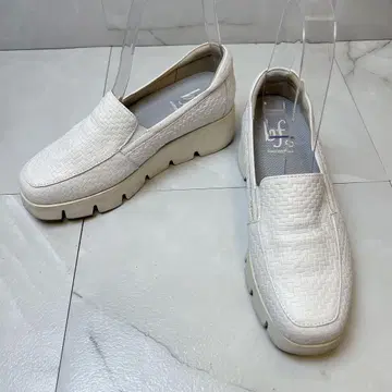 뷰포트 통굽 슬립온 21.5cm 천연 가죽 화이트 3E 컴포트
