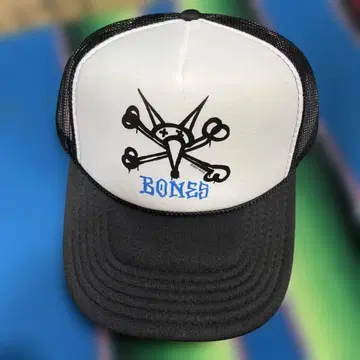 BONES 메쉬 캡 블랙 화이트