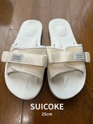 SUICOKE 샌들