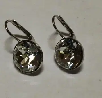 SWAROVSKI 스와로브스키 크리스탈 귀걸이 양쪽용