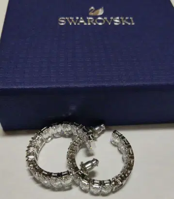 SWAROVSKI 후프 귀걸이 양쪽용 크리스탈