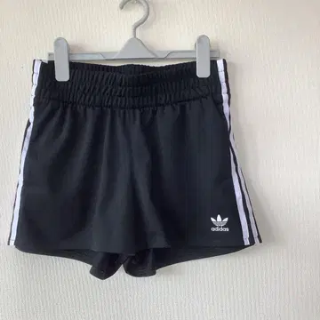 adidas 오리지널스 숏팬츠 블랙