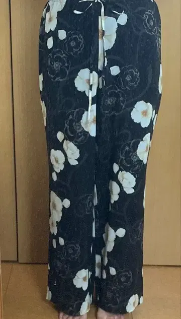 잉게보그 꽃무늬 롱 팬츠