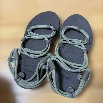 teva 샌들 새상품 24cm