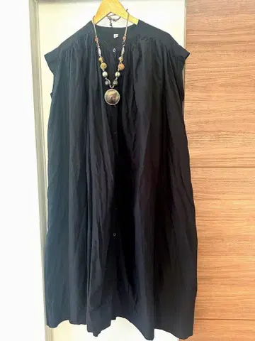 차이하네, 유이, 프렌치 슬리브 루즈핏 롱 원피스, 블랙