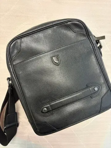 블랙 라벨 숄더백 블랙 30 x 25 x 7