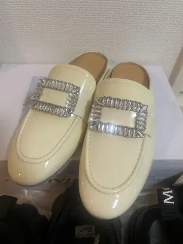 [ 새상품 ] STACCATO 비쥬 뮬 로퍼 23cm
