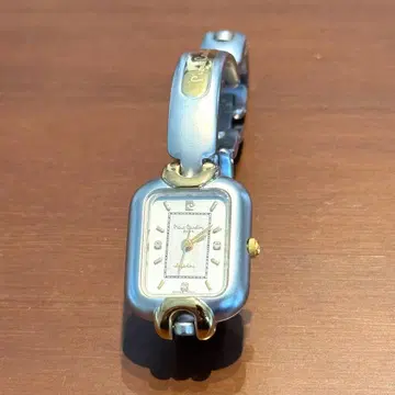 새상품급 pierre cardin 여성용 손목시계 7072L-102