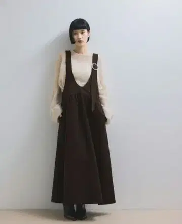 ADAM ET ROPE' 딥 넥 A 라인 원피스 다크 브라운