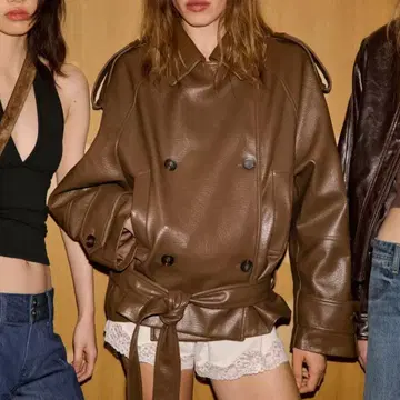 ZARA 미사용 새상품 완판템 인조 가죽 숏코트