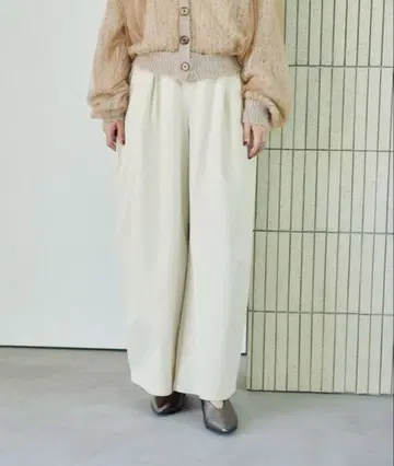 [새상품] LEPSIM 이지 코쿤 와이드 팬츠 아이보리 TALL