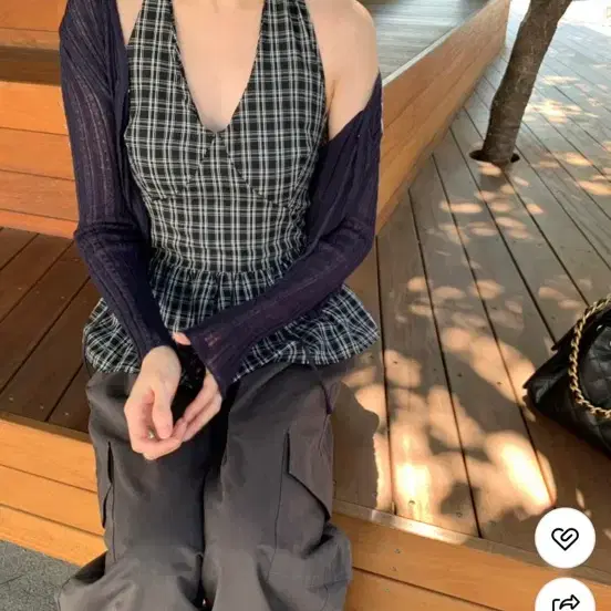 르아브으 체크홀터 블라우스