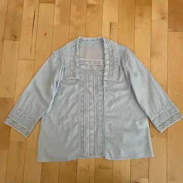 레이스 장식 블라우스 블루 그레이 7부 소매