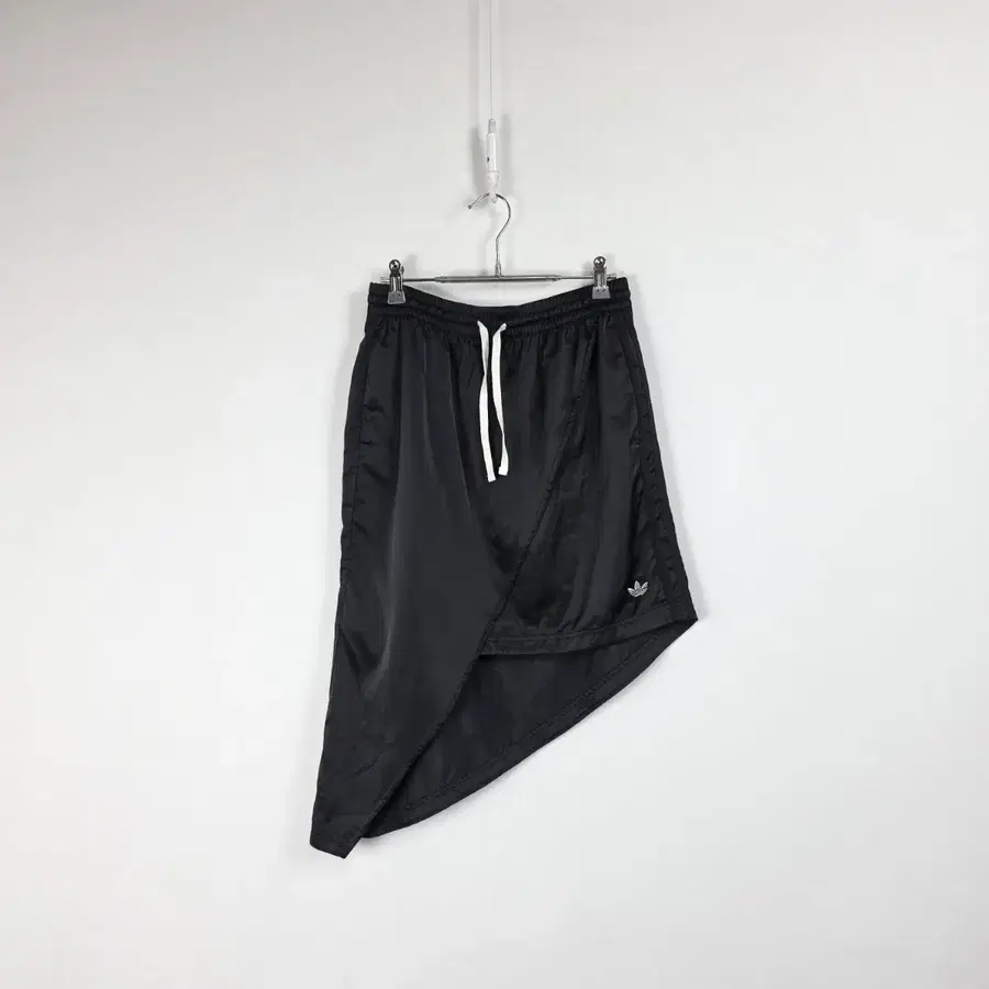 아디다스 언발 나일론 밴딩 스커트 블랙 여 28-30, 260722