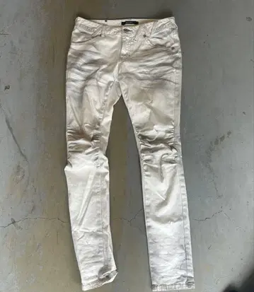 토네이도 마트 화이트 오니히게 데님 팬츠