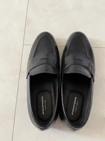 KENFORD 페이즐리 무늬 로퍼 블랙