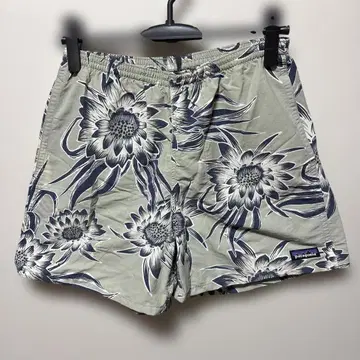 Patagonia 파타고니아 숏팬츠 꽃무늬