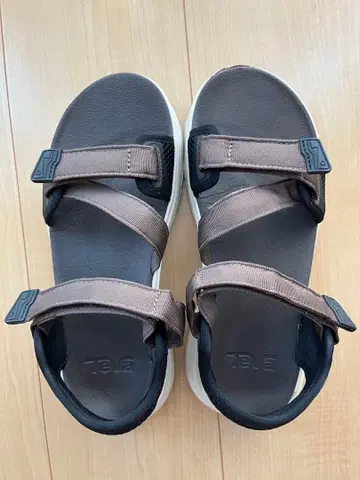 IENA 별주 Teva ZYMIC 샌들 브라운 25cm