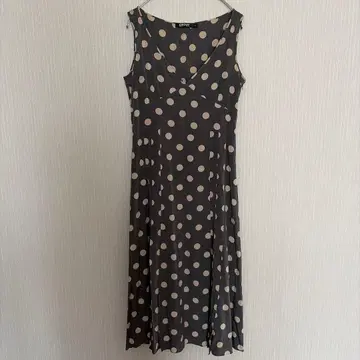 DKNY 도트 무늬 슬리브리스 원피스