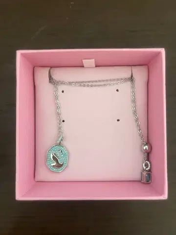 SWAROVSKI 스완 블루 목걸이