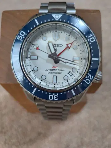 SEIKO PROSPEX GMT 자동 와인딩 다이버즈 300m SBEJ029