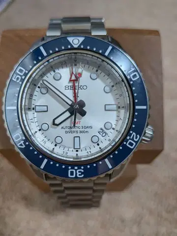 SEIKO PROSPEX GMT 자동 와인딩 다이버즈 300m SBEJ029