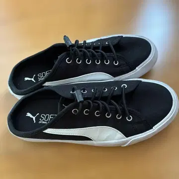 PUMA 블랙 화이트 뮬 스니커즈