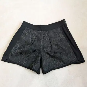 DRESSLAVE 드레스레이브 자카드 절개 숏팬츠 블랙 36