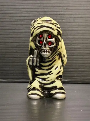 축광 Monster Farm x BlackBook Toy Dr.13