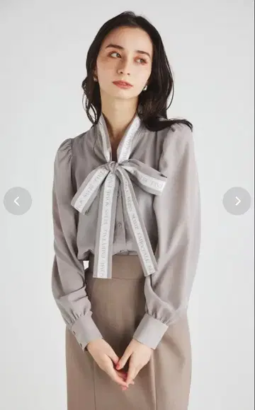 rienda 보타이 메시지 로고 프린트 블라우스 긴팔 베이지 F