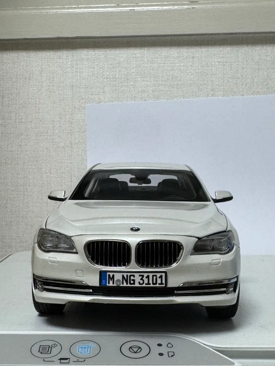 1:18 교쇼 bmw 750li 다이캐스트 팝니다