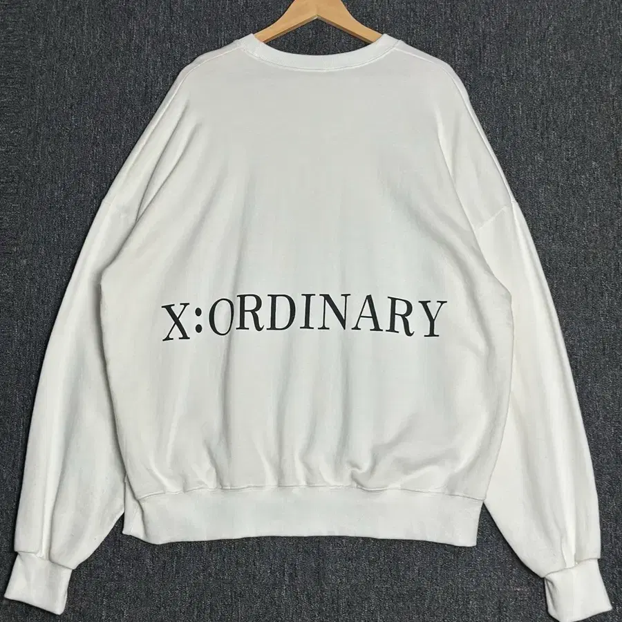 X:ORDINARY 화이트 맨투맨