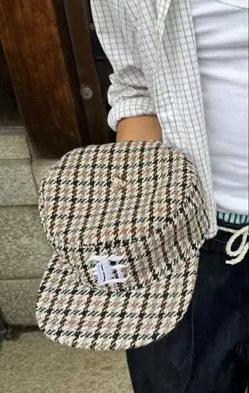 체크 무늬 워크캡 자수 로고 전 가스점 점원 착용