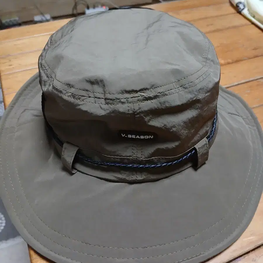 V.SEASON 벙거지 모자 카키색