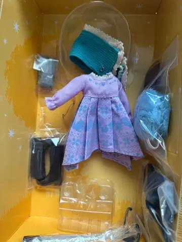 미디 브라이스 퍼슨 그레이스 아웃핏