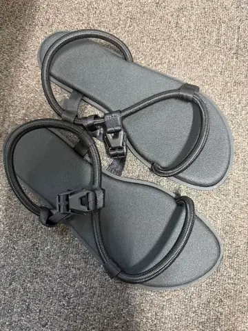 AM STRING SANDALS M